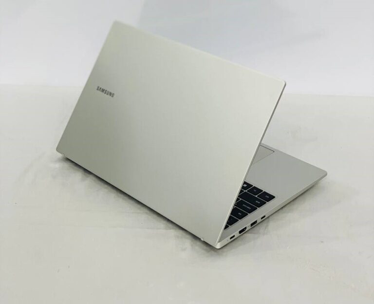 لپتاپ samsung 750XFG i5